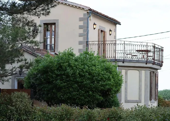 Maison De Charme Avec Vue Sur La Cite Medievale.